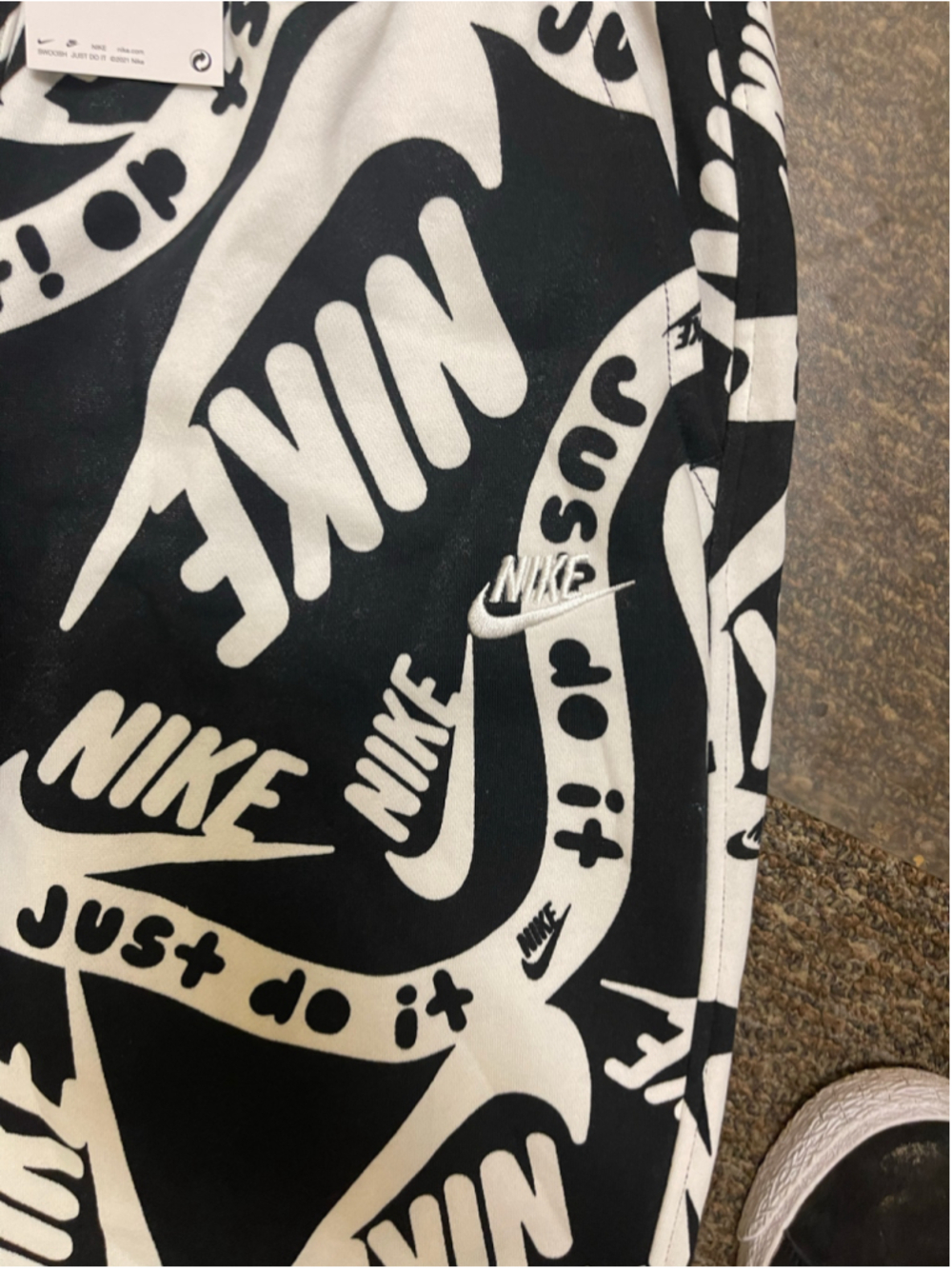 Boys Nike Joggers Sweatpants XL Black White Logo Print - Picture 4 of 5